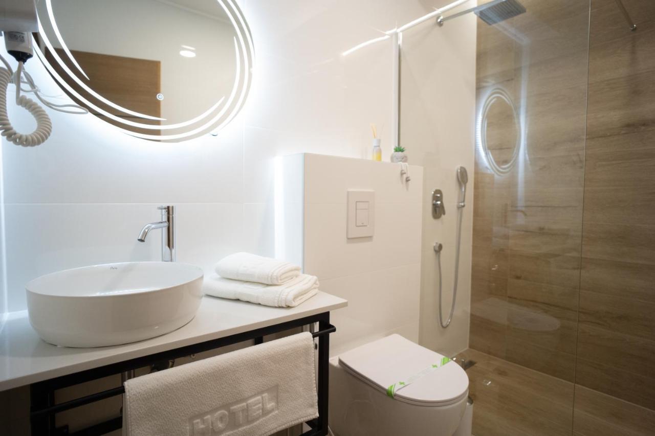 Apartments And Rooms Smile Mostar Exterior photo
