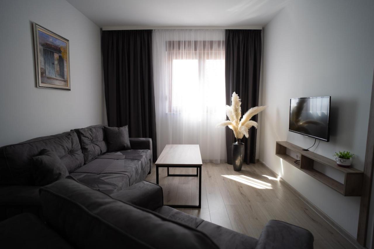 Apartments And Rooms Smile Mostar Exterior photo