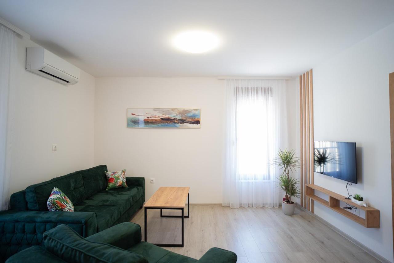 Apartments And Rooms Smile Mostar Exterior photo